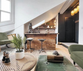 Loft on the Bay - Exquisite Sea Front Stay